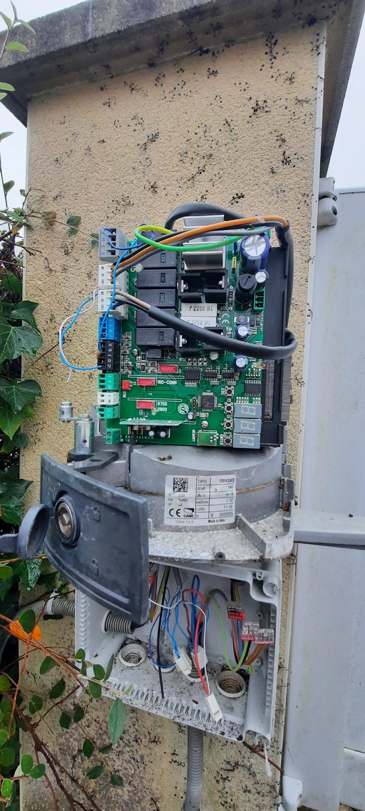 Installation moteur portail coulissant CAME avec carte électronique - DHOME Automatisme spécialiste automatisme Cloyes-les-Trois-Rivières